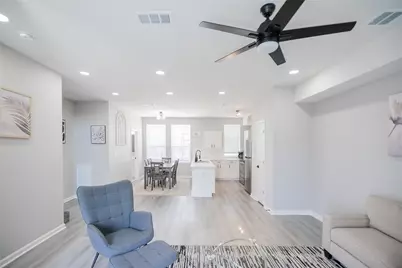 2519 Washington Street #205, Waller, TX 77484 - Photo 8