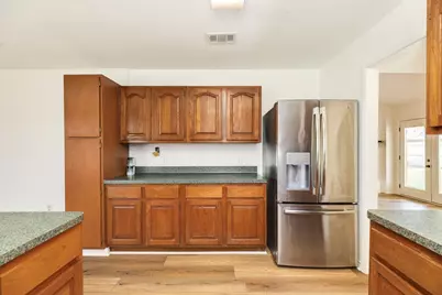 305 Freeman Boulevard, West Columbia, TX 77486 - Photo 16