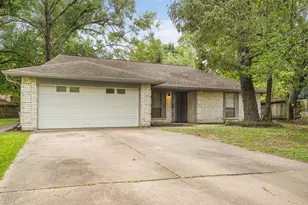 1998 Lake Creek Dr, Houston, TX 77339 - Photo 2