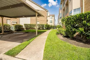 12550 Whittington Dr, Houston, TX 77077 - Photo 2