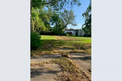 157 Cossin Road, Angleton, TX 77515 - Photo 8