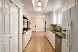 950 W Donovan St, Houston, TX 77091 - Photo 6