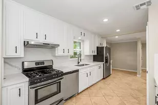5037 W 43rd St, Houston, TX 77092 - Photo 16