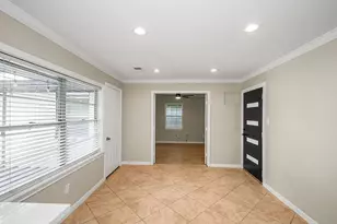 5037 W 43rd St, Houston, TX 77092 - Photo 6
