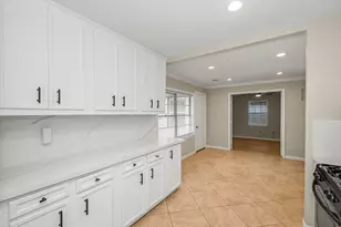 5037 W 43rd St, Houston, TX 77092 - Photo 12