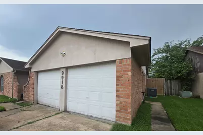 9918 Willmont Road, La Porte, TX 77571 - Photo 2