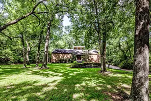 1776 Avenue S, Huntsville, TX 77340 - Photo 2