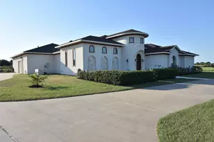 825 Grubbs Rd, Sealy, TX 77474 - Photo 2