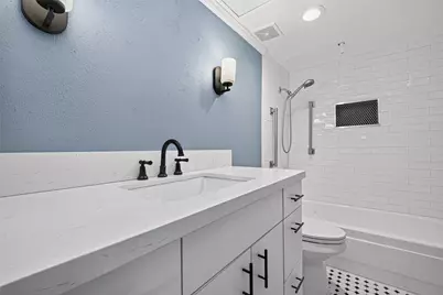 7575 Katy Freeway #18, Houston, TX 77024 - Photo 14