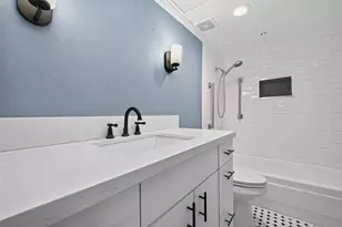 7575 Katy Fwy, Houston, TX 77024 - Photo 14