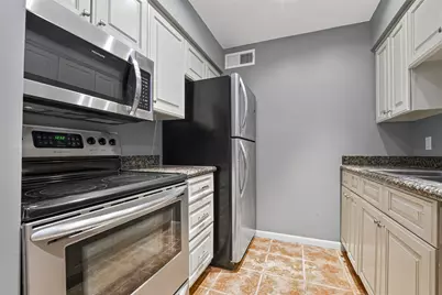 7575 Katy Freeway #18, Houston, TX 77024 - Photo 6
