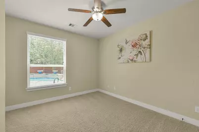 110 N Victoriana Circle, The Woodlands, TX 77389 - Photo 18