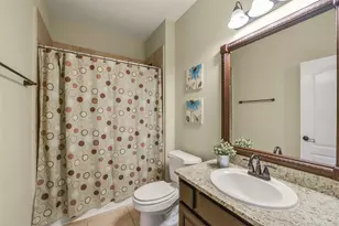 110 N Victoriana Cir, The Woodlands, TX 77389 - Photo 34