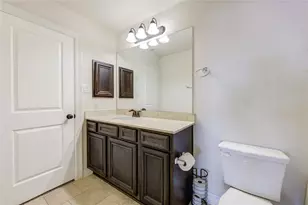 26 W Oaks Dr, Houston, TX 77058 - Photo 32