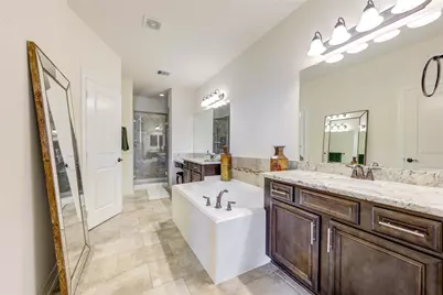 26 W Oaks Drive, Houston, TX 77058 - Photo 18