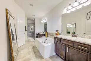 26 W Oaks Dr, Houston, TX 77058 - Photo 18
