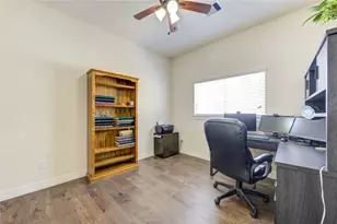 26 W Oaks Dr, Houston, TX 77058 - Photo 22