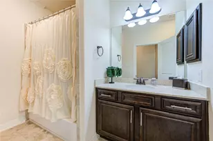 26 W Oaks Dr, Houston, TX 77058 - Photo 18