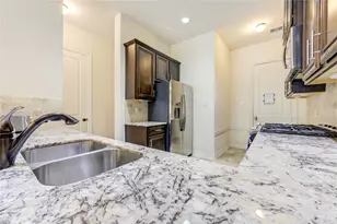 26 W Oaks Dr, Houston, TX 77058 - Photo 10