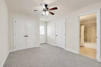 26 W Oaks Drive, Houston, TX 77058 - Photo 30