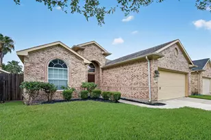 2296 Catalonia Cove, League City, TX 77573 - Photo 2