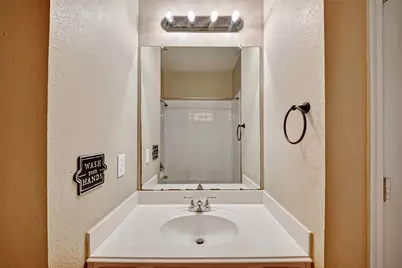 2296 Catalonia Cove, League City, TX 77573 - Photo 22