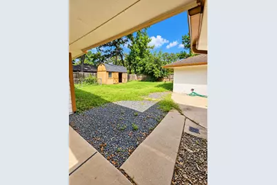 809 Glen Hollow Drive, Conroe, TX 77385 - Photo 16