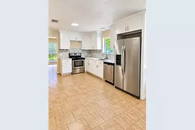 809 Glen Hollow Drive, Conroe, TX 77385 - Photo 4