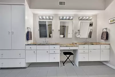 43 Legend Lane, Houston, TX 77024 - Photo 36