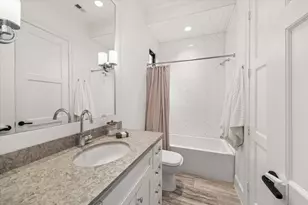 1647 Vassar St, Houston, TX 77006 - Photo 40
