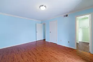 3130 Walnut Bend Ln, Houston, TX 77042 - Photo 24