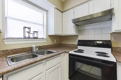 3100 Walnut Bend Lane #422, Houston, TX 77042 - Photo 2
