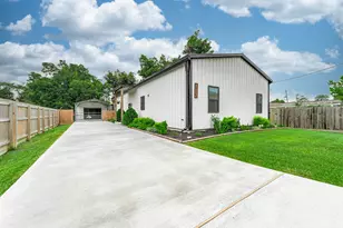 14215 3rd St, Santa Fe, TX 77517 - Photo 1