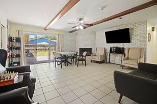 1218 S Johnson St, Alvin, TX 77511 - Photo 6