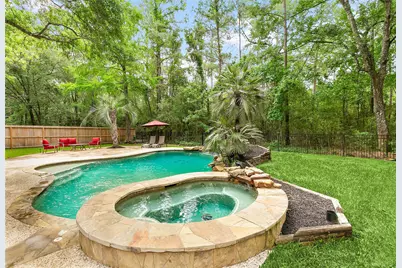 71 E Sterling Pond Circle, The Woodlands, TX 77382 - Photo 4