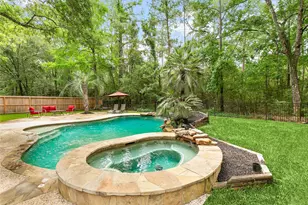 71 E Sterling Pond Cir, The Woodlands, TX 77382 - Photo 4