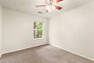71 E Sterling Pond Cir, The Woodlands, TX 77382 - Photo 28