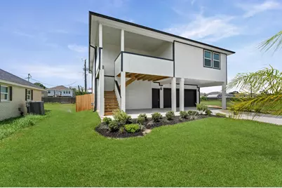 604 Fairfield Street E, Shoreacres, TX 77571 - Photo 2
