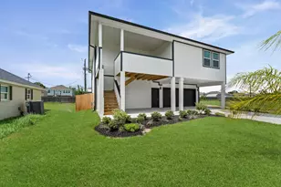 604 Fairfield Street E, Shoreacres, TX 77571 - Photo 2