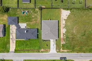 604 Fairfield Street E, Shoreacres, TX 77571 - Photo 32