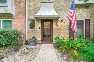 727 Bunker Hill Rd, Houston, TX 77024 - Photo 2