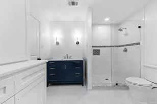 727 Bunker Hill Rd, Houston, TX 77024 - Photo 18