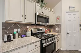 9906 Knob Hollow Way, Conroe, TX 77385 - Photo 10