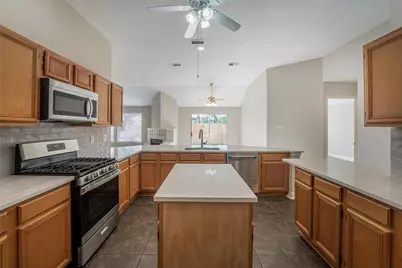 16007 Lakestone Drive, Tomball, TX 77377 - Photo 14