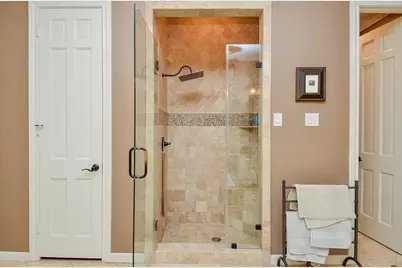 19 Ambleside Crescent Drive, Sugar Land, TX 77479 - Photo 22