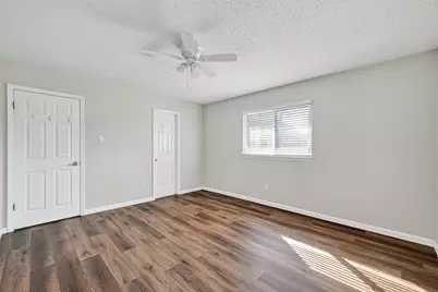 10738 Highland Woods Drive, Sugar Land, TX 77498 - Photo 24