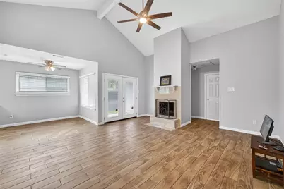 10738 Highland Woods Drive, Sugar Land, TX 77498 - Photo 8