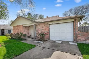 10738 Highland Woods Dr, Sugar Land, TX 77498 - Photo 1
