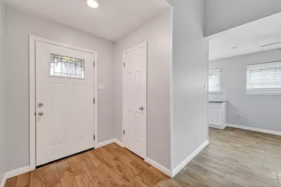 10738 Highland Woods Drive, Sugar Land, TX 77498 - Photo 6