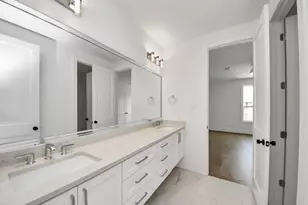 1819 Cheshire Ln, Houston, TX 77018 - Photo 32